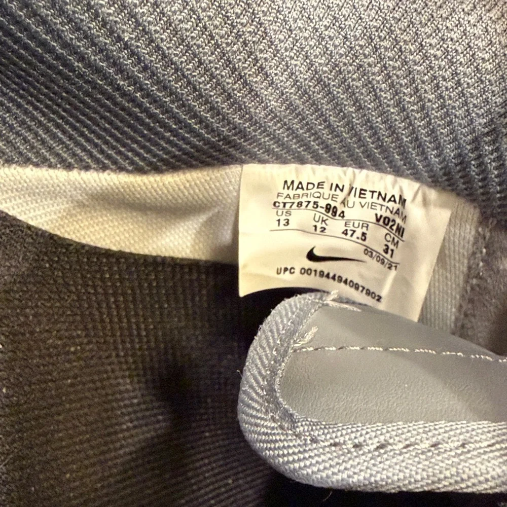 Nike Air Force 1 Men's Sneakers in Gray and White - Picture 7 of 7